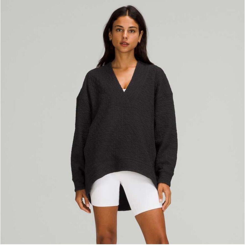 Lululemon Pullover Womens 6 Black Rippled V Neck Athleisure Sweatshirt Yoga Gym